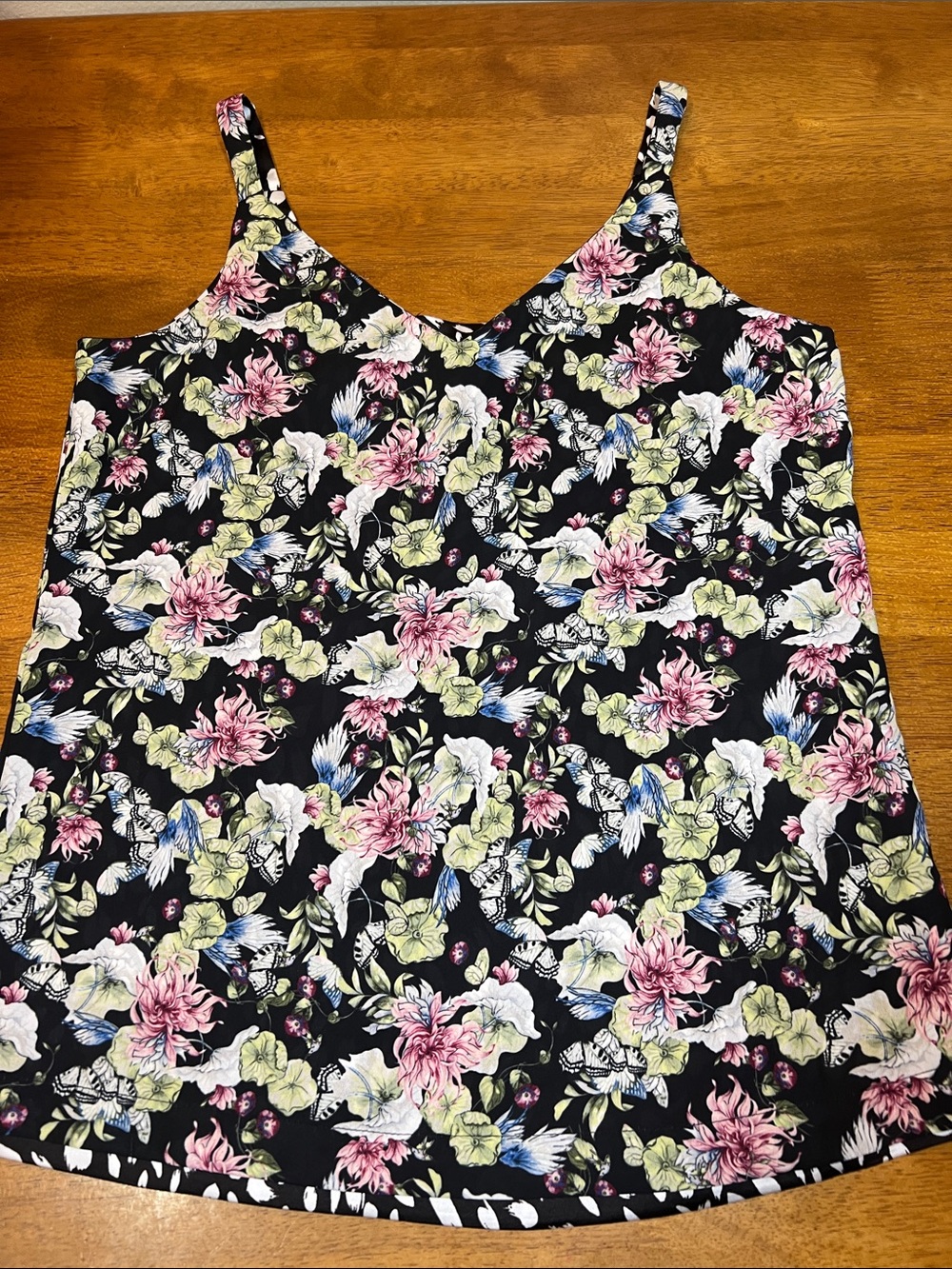 White House Black Market Black & White Spot Print V-Neck Cami reversible Size 0